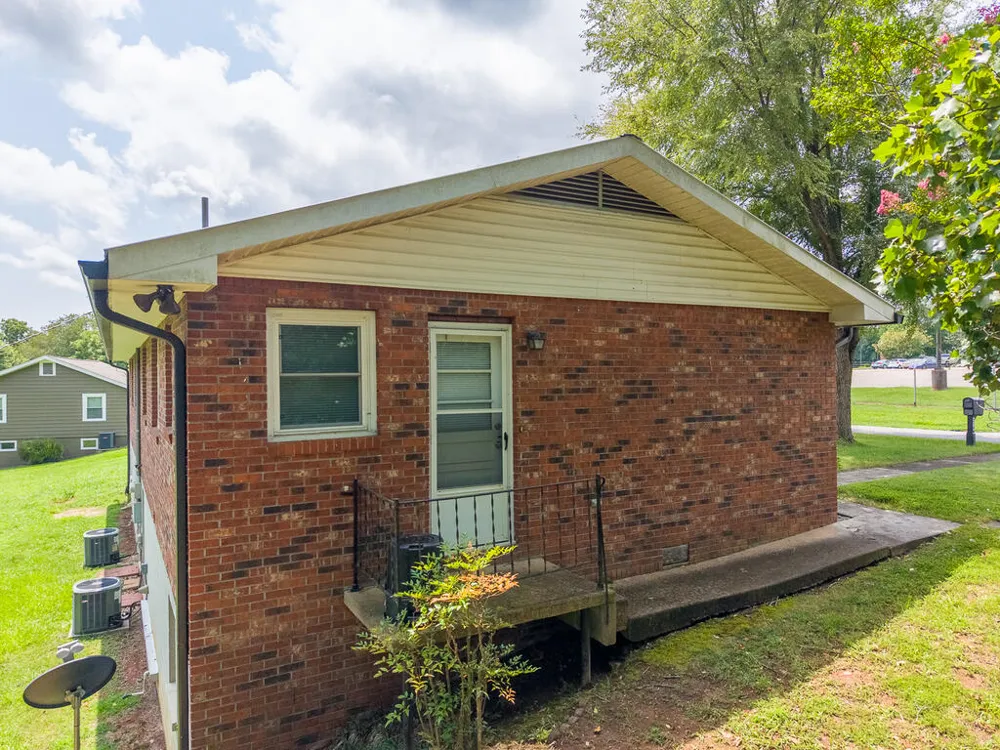 Allman Dr Franklin, NC 28734