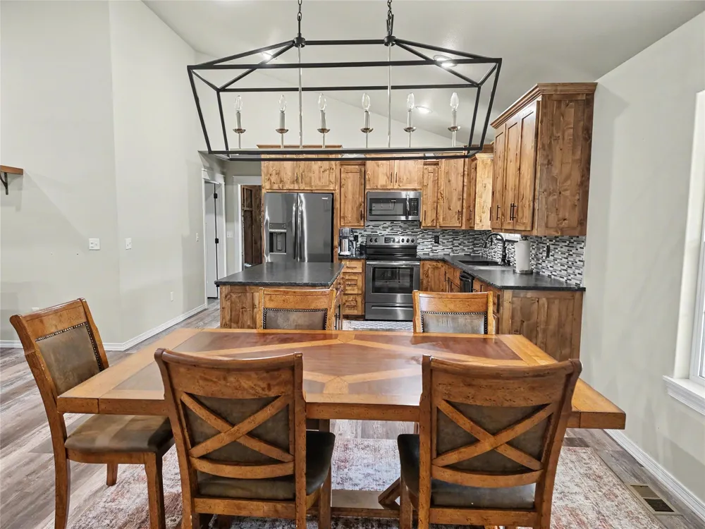 16068 W Jones Road Tahlequah, OK 74464