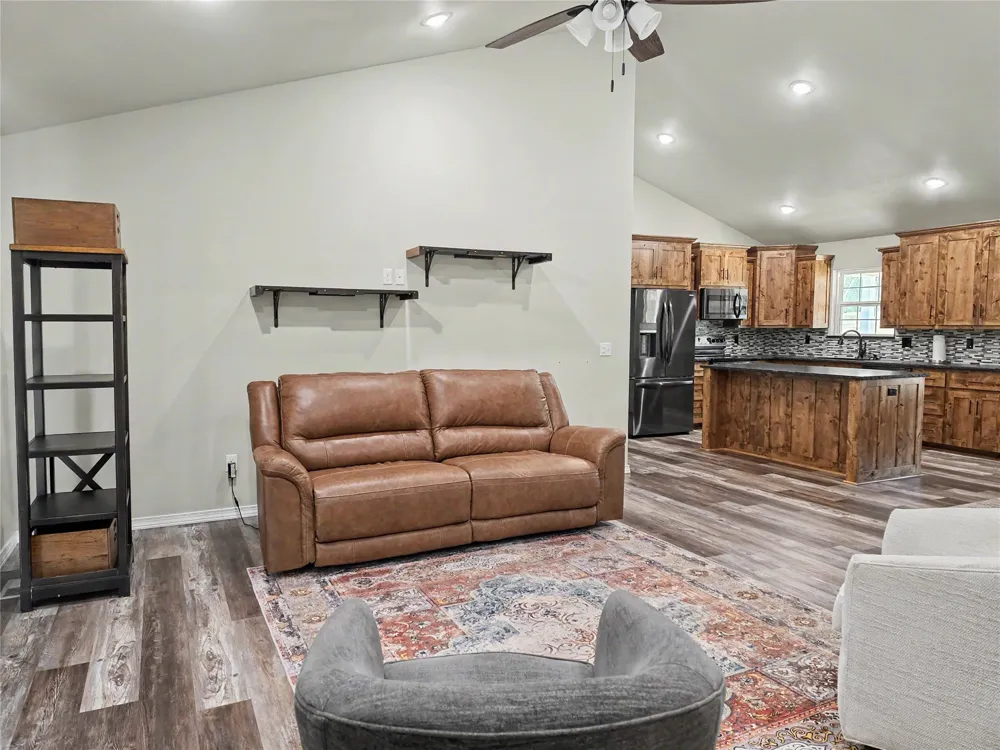 16068 W Jones Road Tahlequah, OK 74464