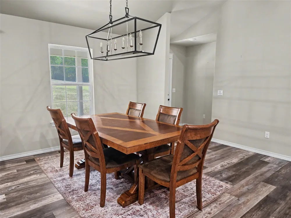 16068 W Jones Road Tahlequah, OK 74464