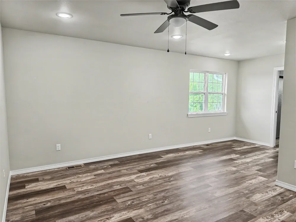 16068 W Jones Road Tahlequah, OK 74464