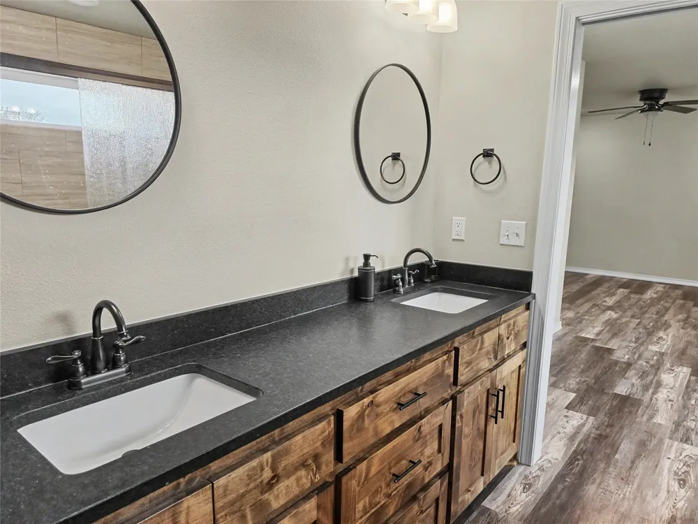 16068 W Jones Road Tahlequah, OK 74464