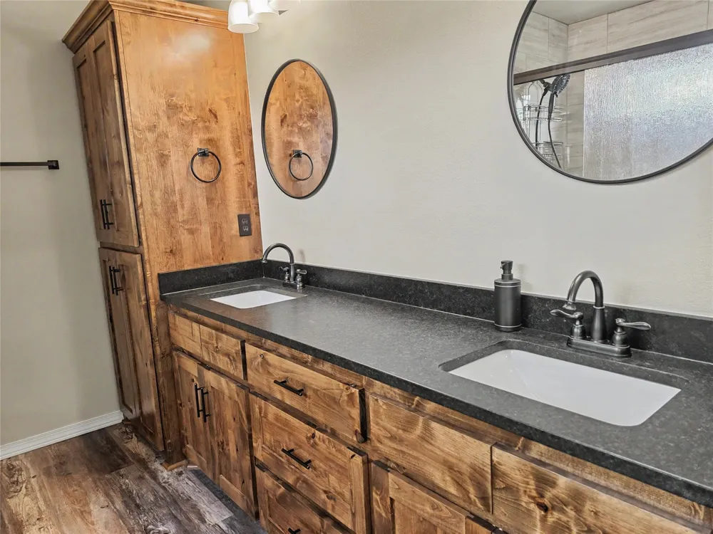 16068 W Jones Road Tahlequah, OK 74464