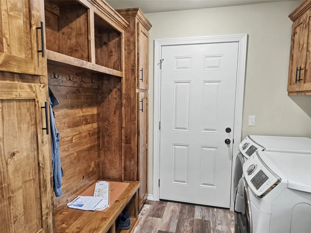 16068 W Jones Road Tahlequah, OK 74464