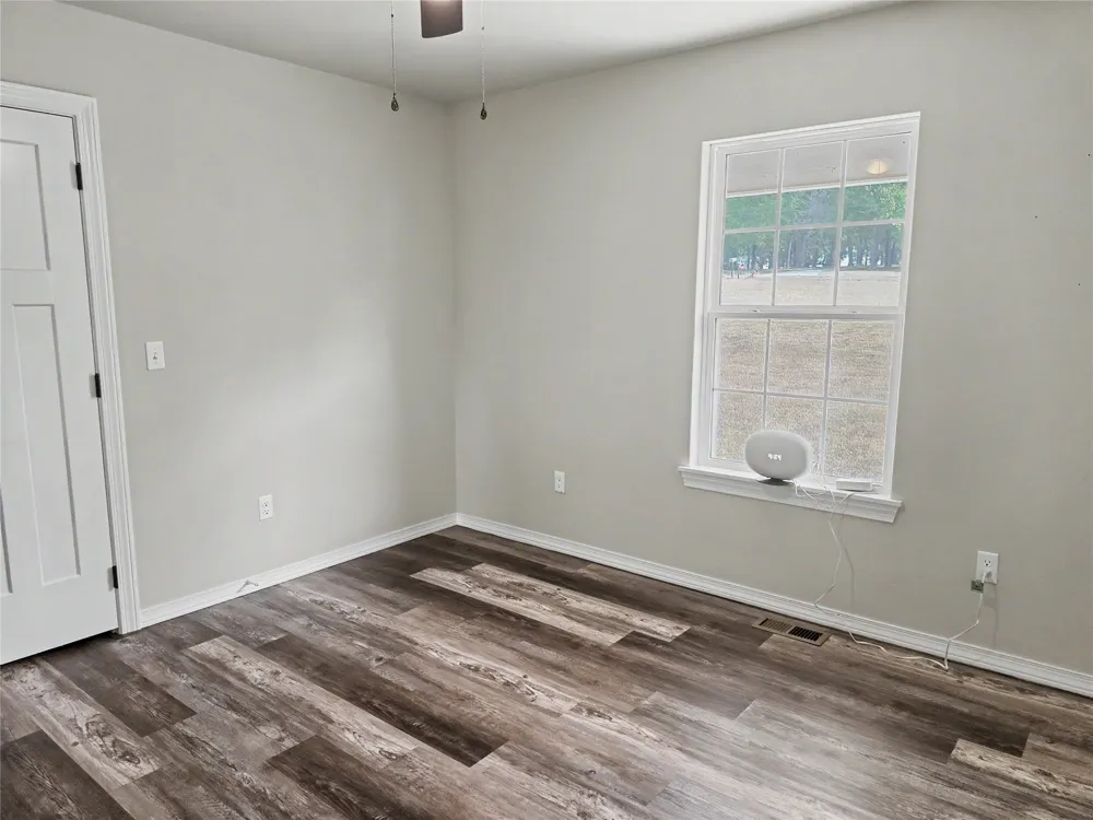 16068 W Jones Road Tahlequah, OK 74464