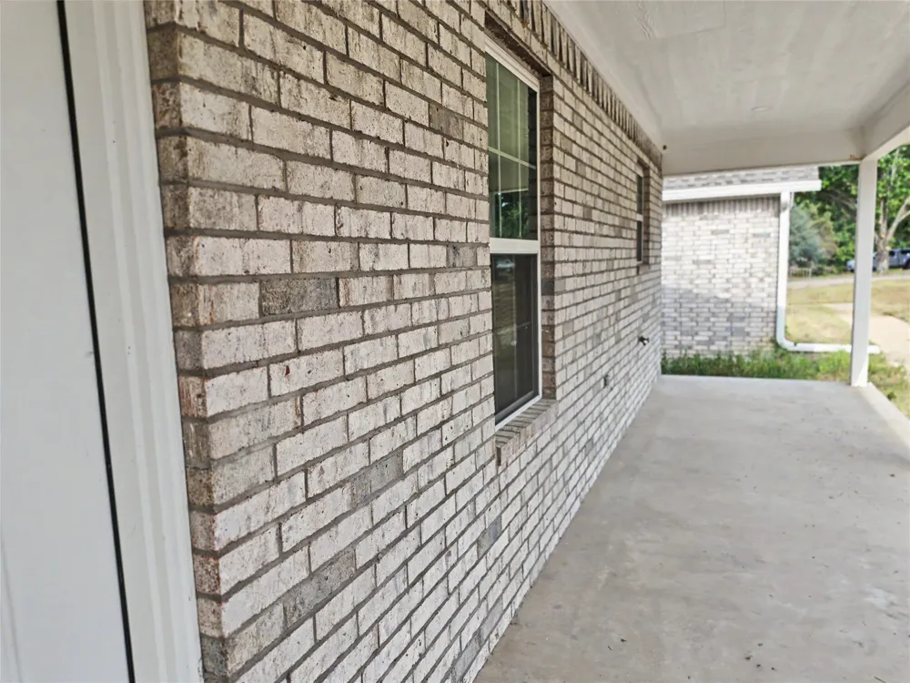 16068 W Jones Road Tahlequah, OK 74464
