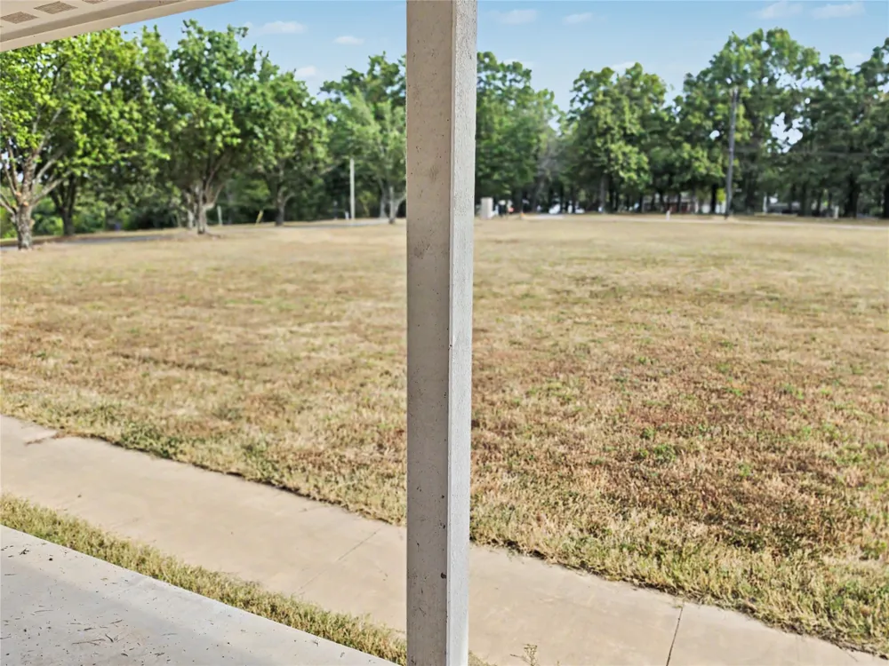 16068 W Jones Road Tahlequah, OK 74464