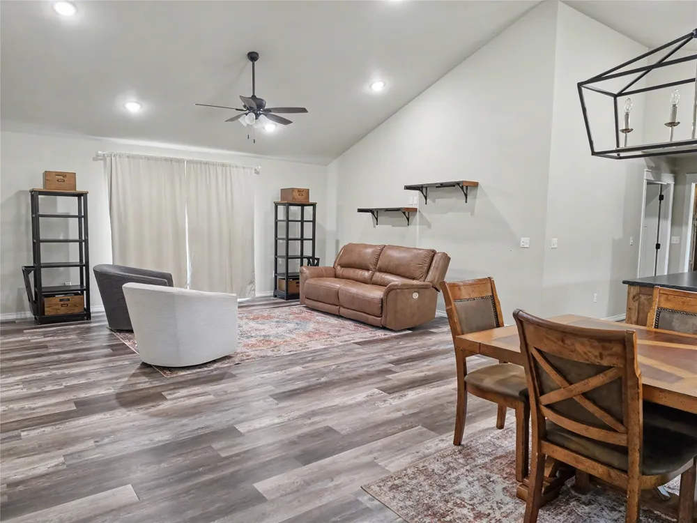 16068 W Jones Road Tahlequah, OK 74464