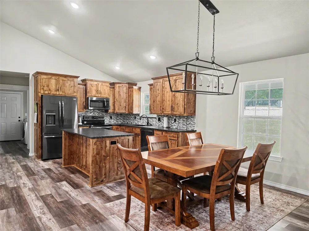16068 W Jones Road Tahlequah, OK 74464