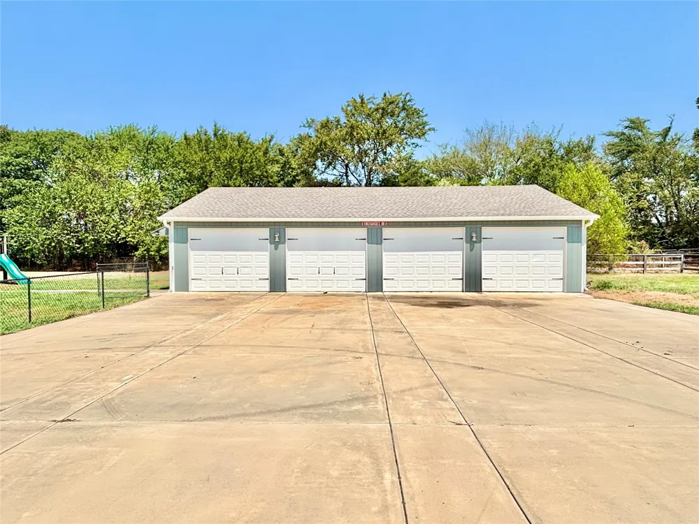 143 BK 700 ROAD Stigler, OK 74462