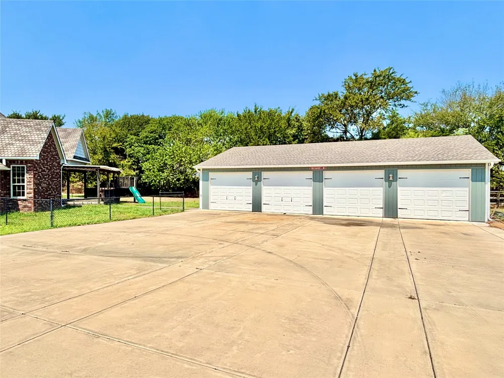 143 BK 700 ROAD Stigler, OK 74462