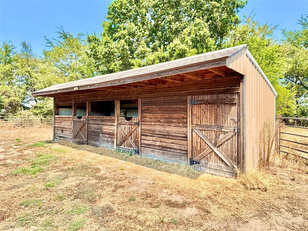 143 BK 700 ROAD Stigler, OK 74462