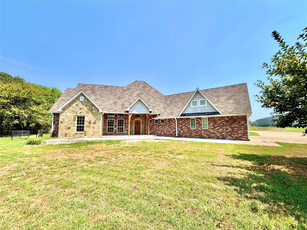 143 BK 700 ROAD Stigler, OK 74462