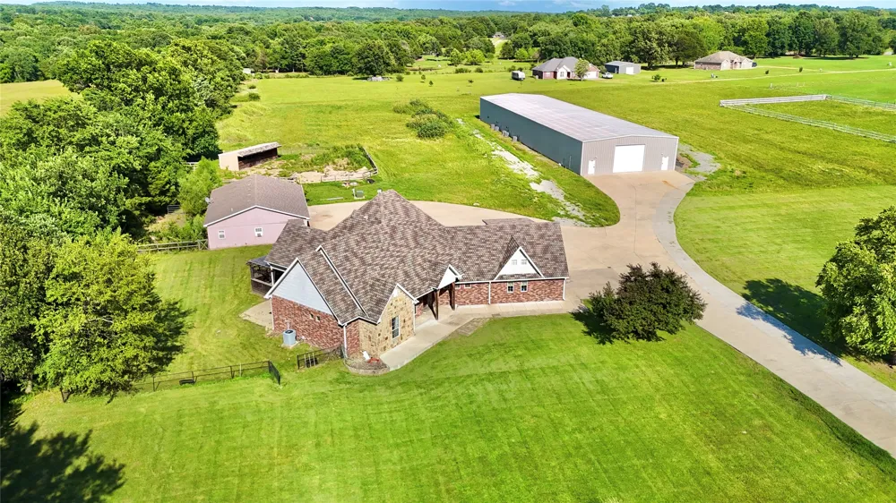 143 BK 700 ROAD Stigler, OK 74462