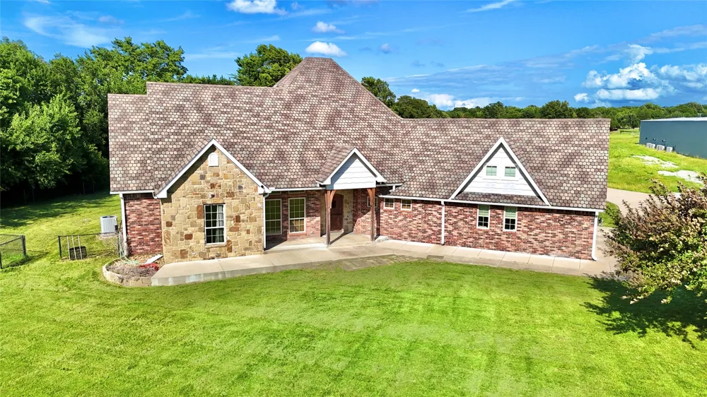 143 BK 700 ROAD Stigler, OK 74462