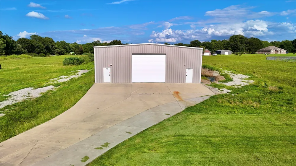 143 BK 700 ROAD Stigler, OK 74462