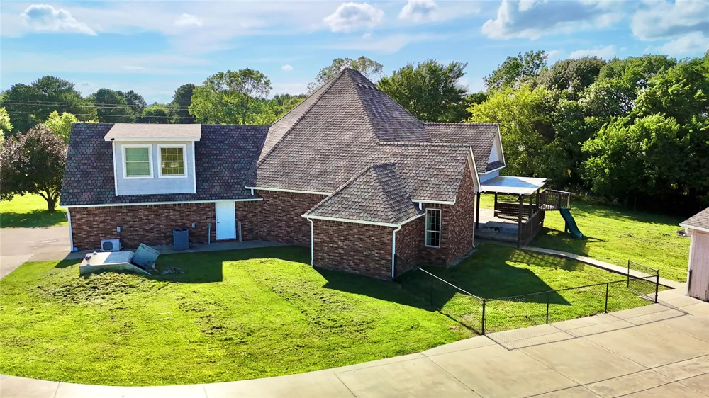 143 BK 700 ROAD Stigler, OK 74462