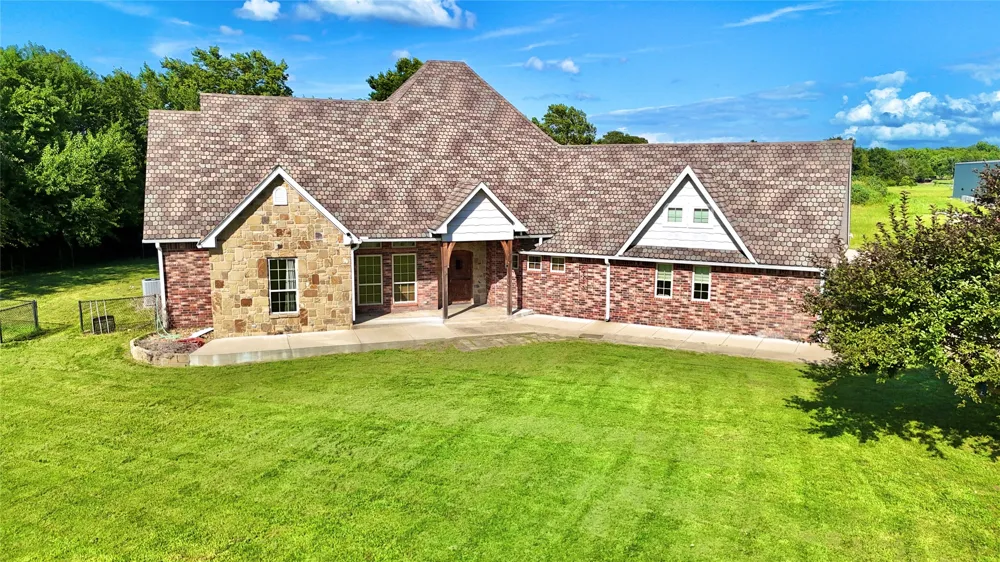 143 BK 700 ROAD Stigler, OK 74462