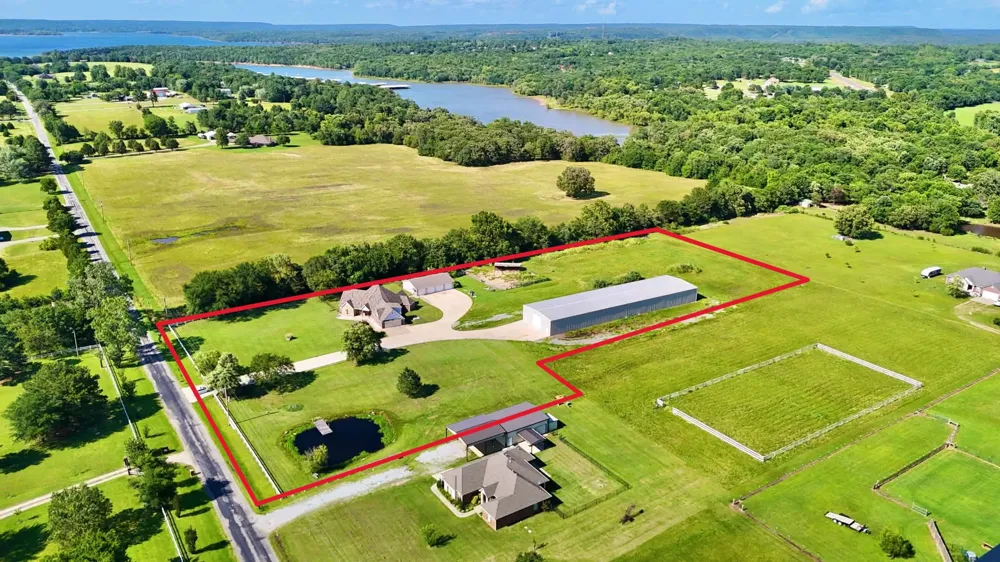 143 BK 700 ROAD Stigler, OK 74462