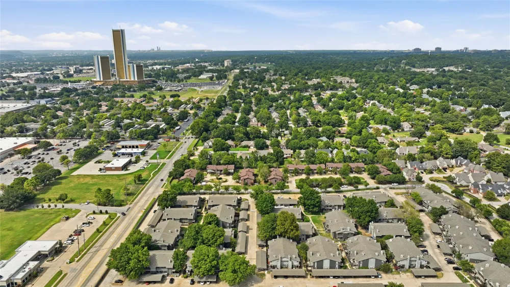 9015 S Delaware Avenue #303 Tulsa, OK 74137