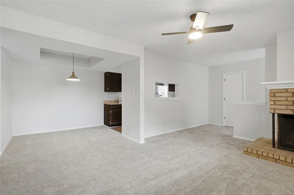 9015 S Delaware Avenue #303 Tulsa, OK 74137
