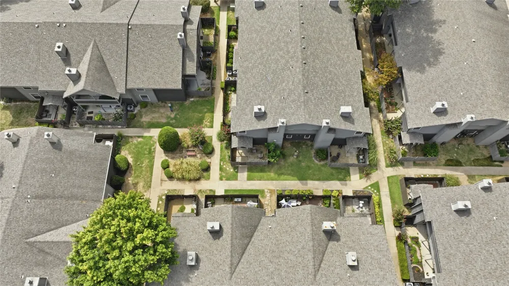 9015 S Delaware Avenue #303 Tulsa, OK 74137