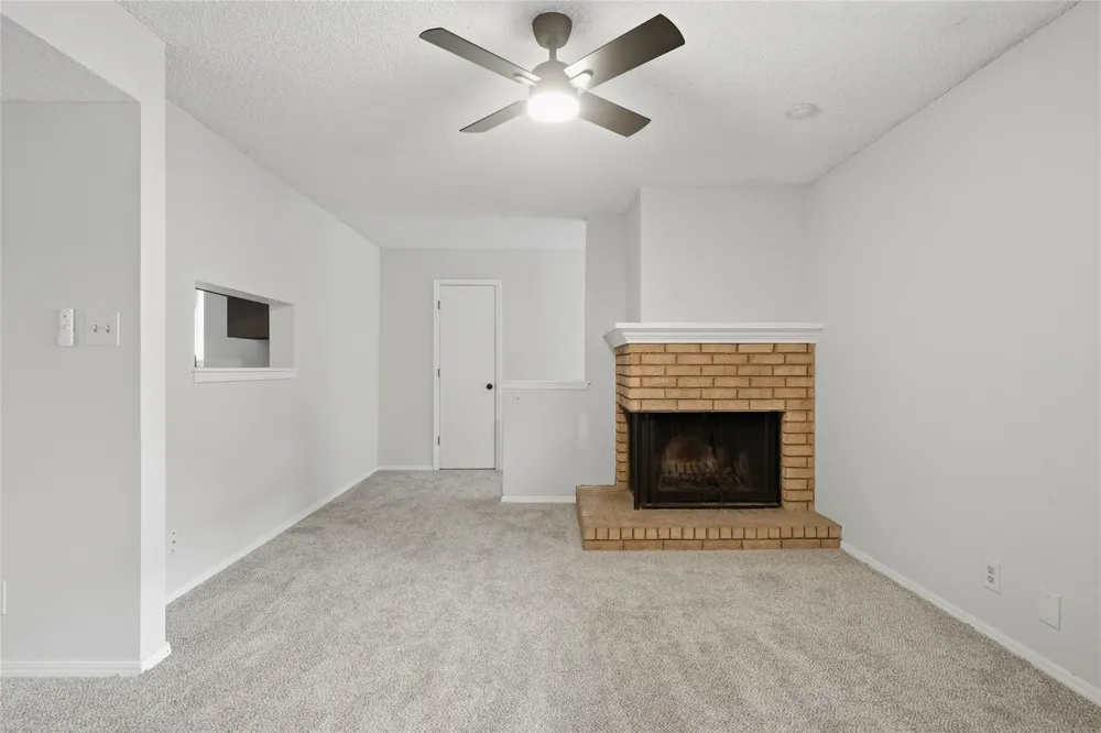 9015 S Delaware Avenue #303 Tulsa, OK 74137