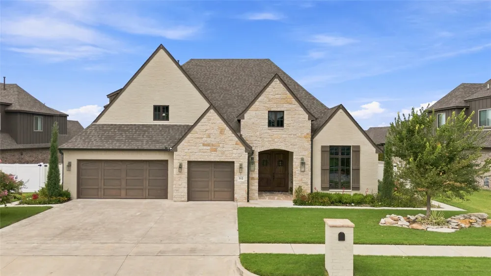 512 85th Street Broken Arrow, OK 74014