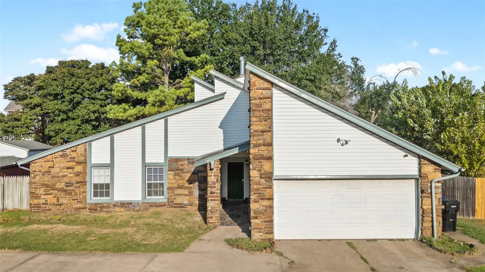 3200 S Lions Avenue Broken Arrow, OK 74012