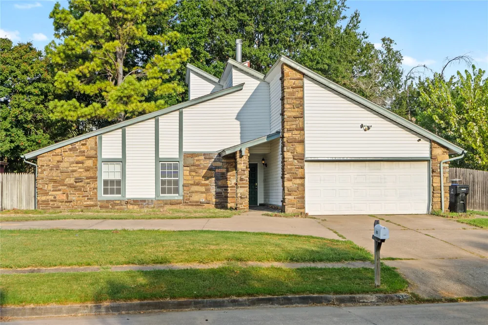3200 S Lions Avenue Broken Arrow, OK 74012