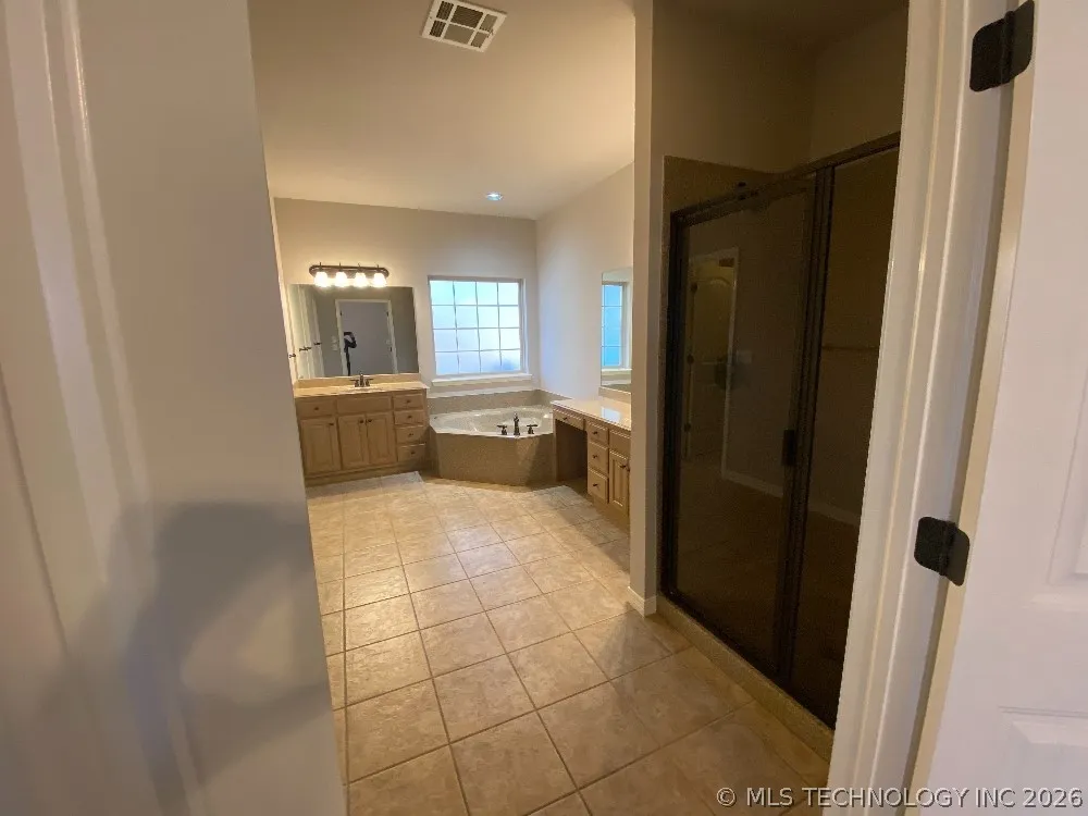 3920 W Utica Street S Broken Arrow, OK 74011