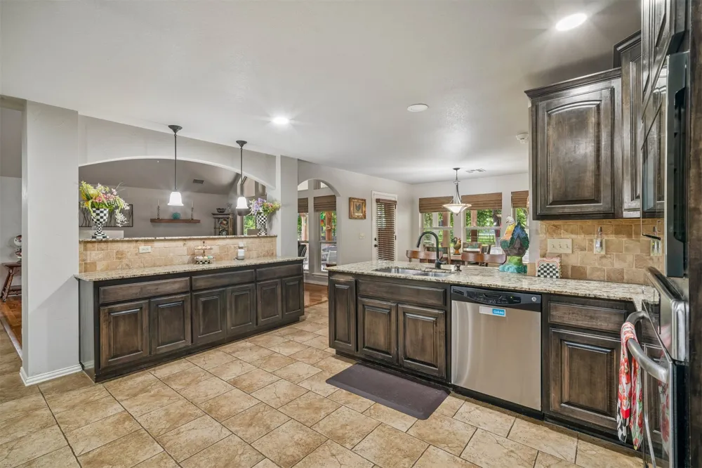 5906 S 134th West Avenue Sand Springs, OK 74063