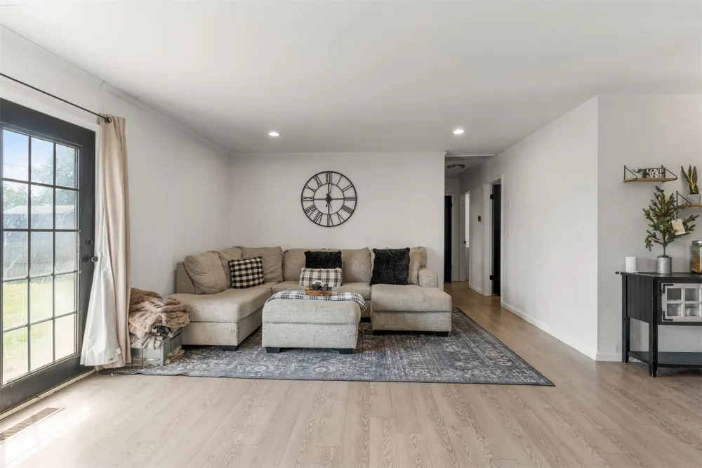 4819 S Spruce Drive Sand Springs, OK 74063