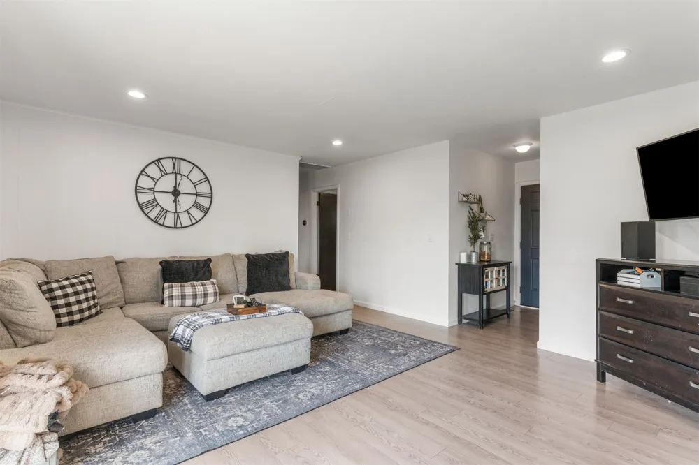 4819 S Spruce Drive Sand Springs, OK 74063