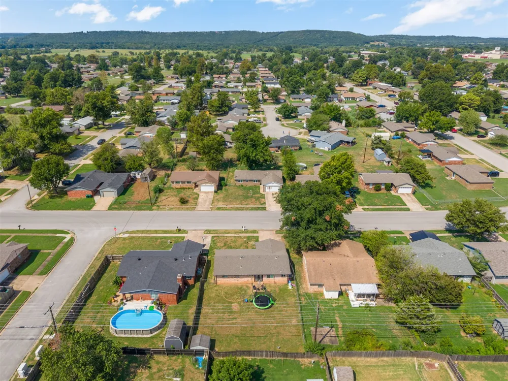 4819 S Spruce Drive Sand Springs, OK 74063