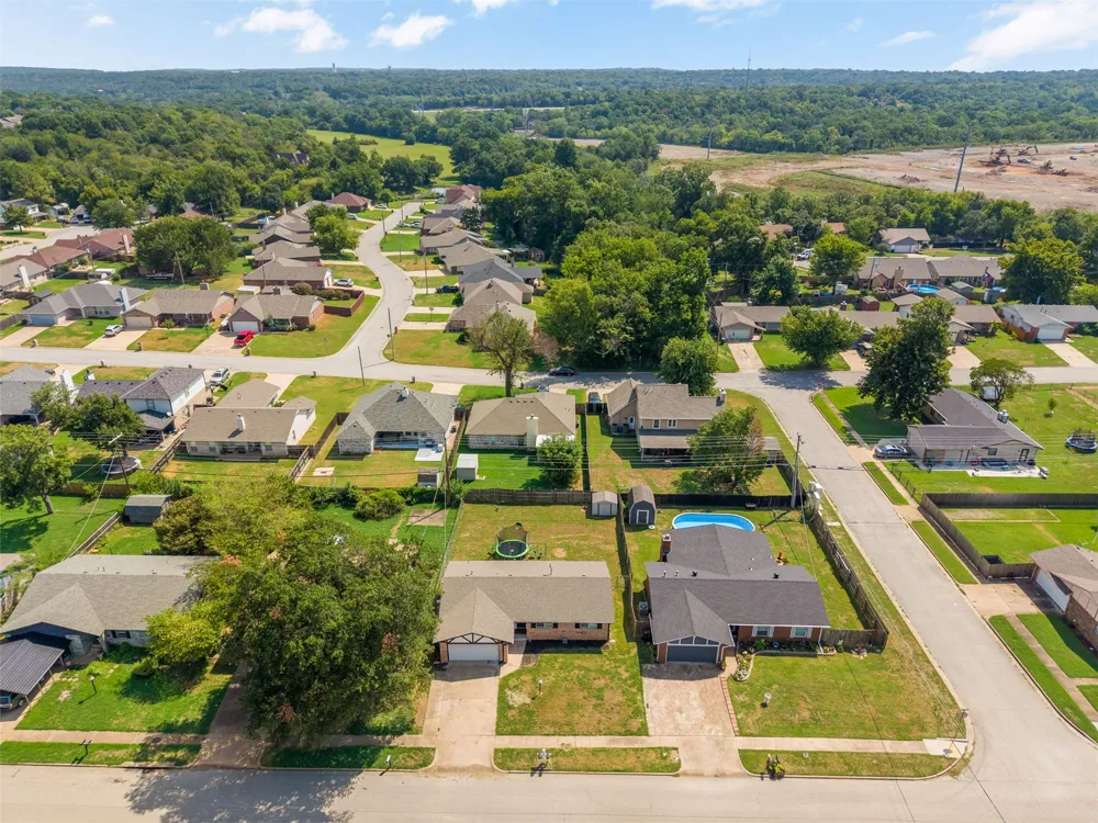 4819 S Spruce Drive Sand Springs, OK 74063