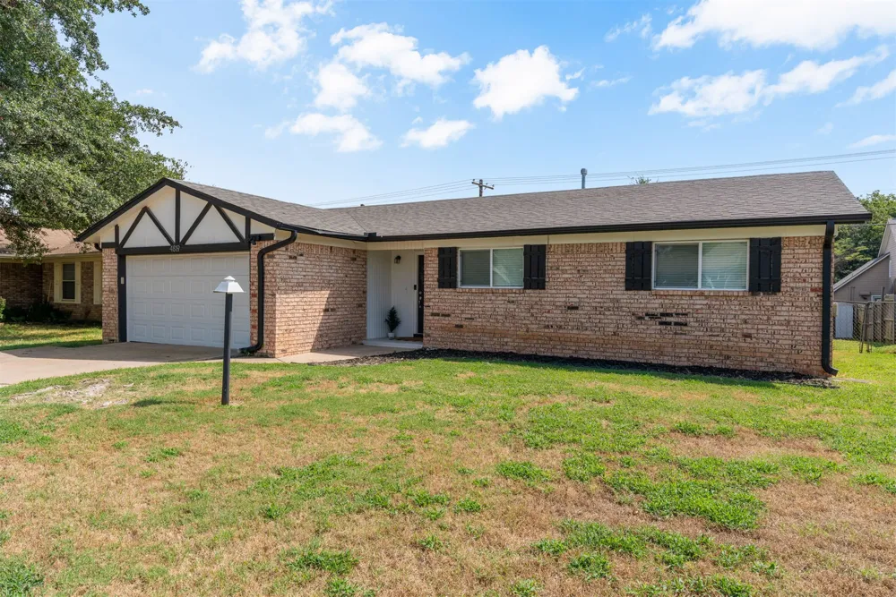 4819 S Spruce Drive Sand Springs, OK 74063