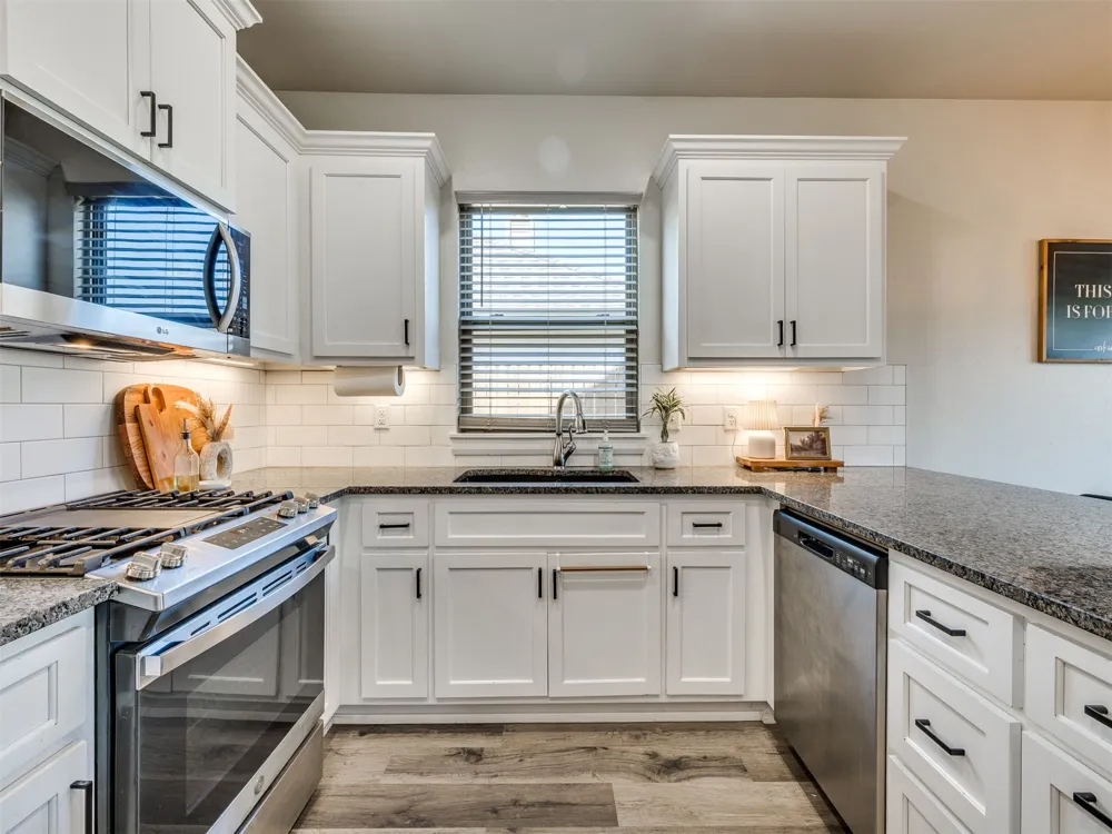 215 W 52nd Street Sand Springs, OK 74063