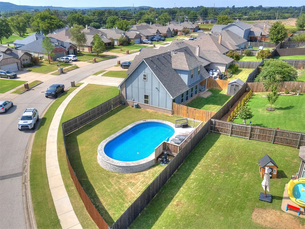 215 W 52nd Street Sand Springs, OK 74063
