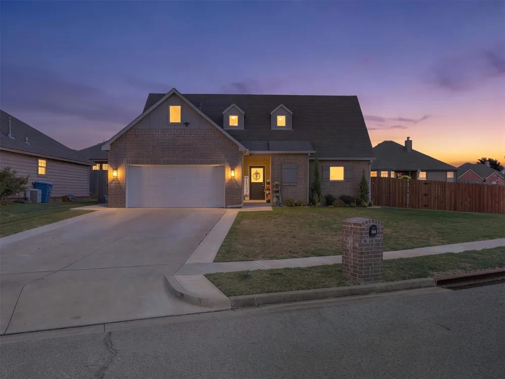 215 W 52nd Street Sand Springs, OK 74063