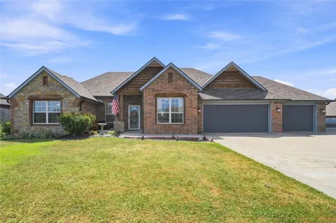 3620 W Golden Rod Street