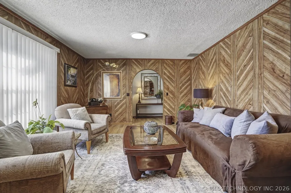 546 38 WestAvenue Tulsa, OK 74127