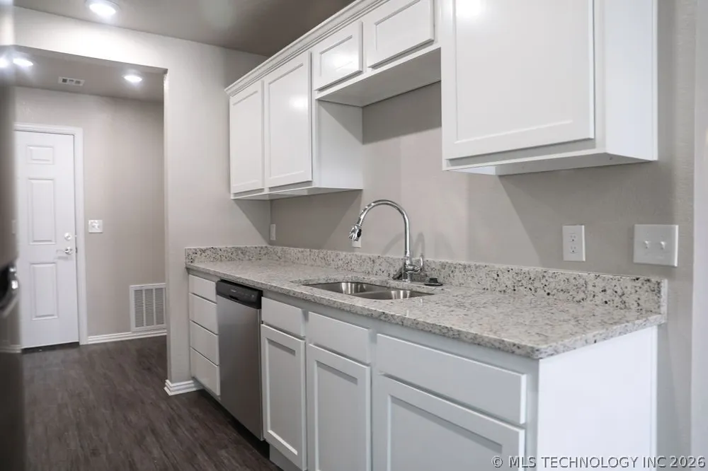 702 W 6th Street Atoka, OK 74525