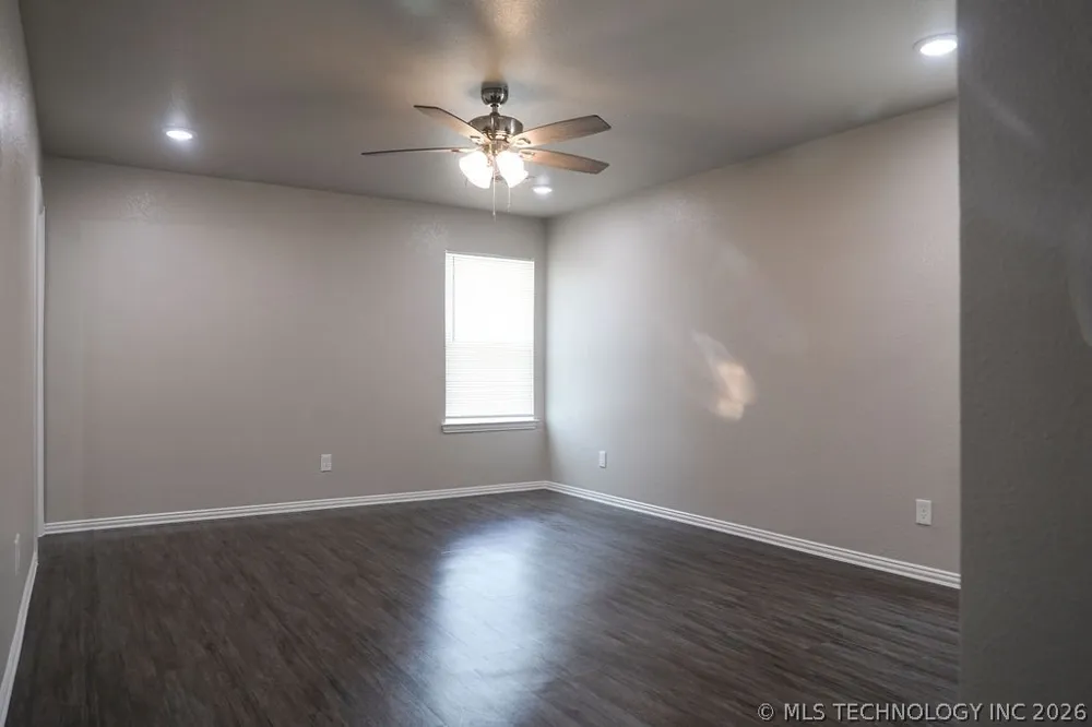 702 W 6th Street Atoka, OK 74525