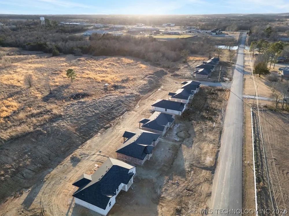 702 W 6th Street Atoka, OK 74525