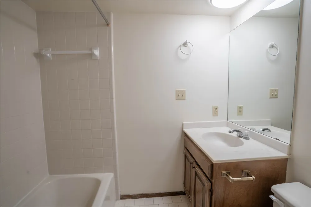 1523 Riverside Drive #1523 Tulsa, OK 74119