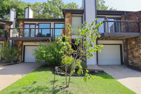 1523 Riverside Drive #1523
