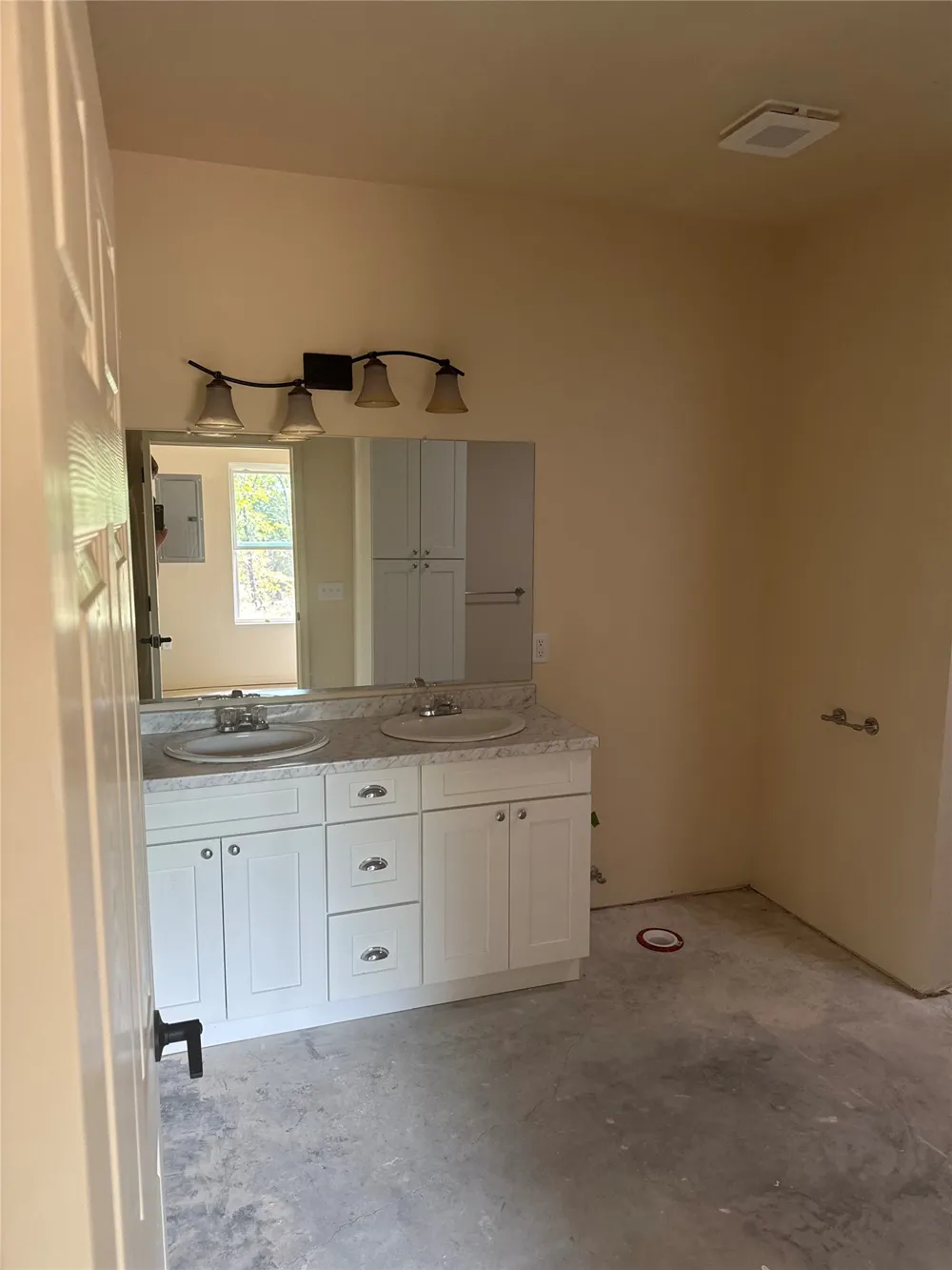 177 Sleepy Hollow Trail Eufaula, OK 74432