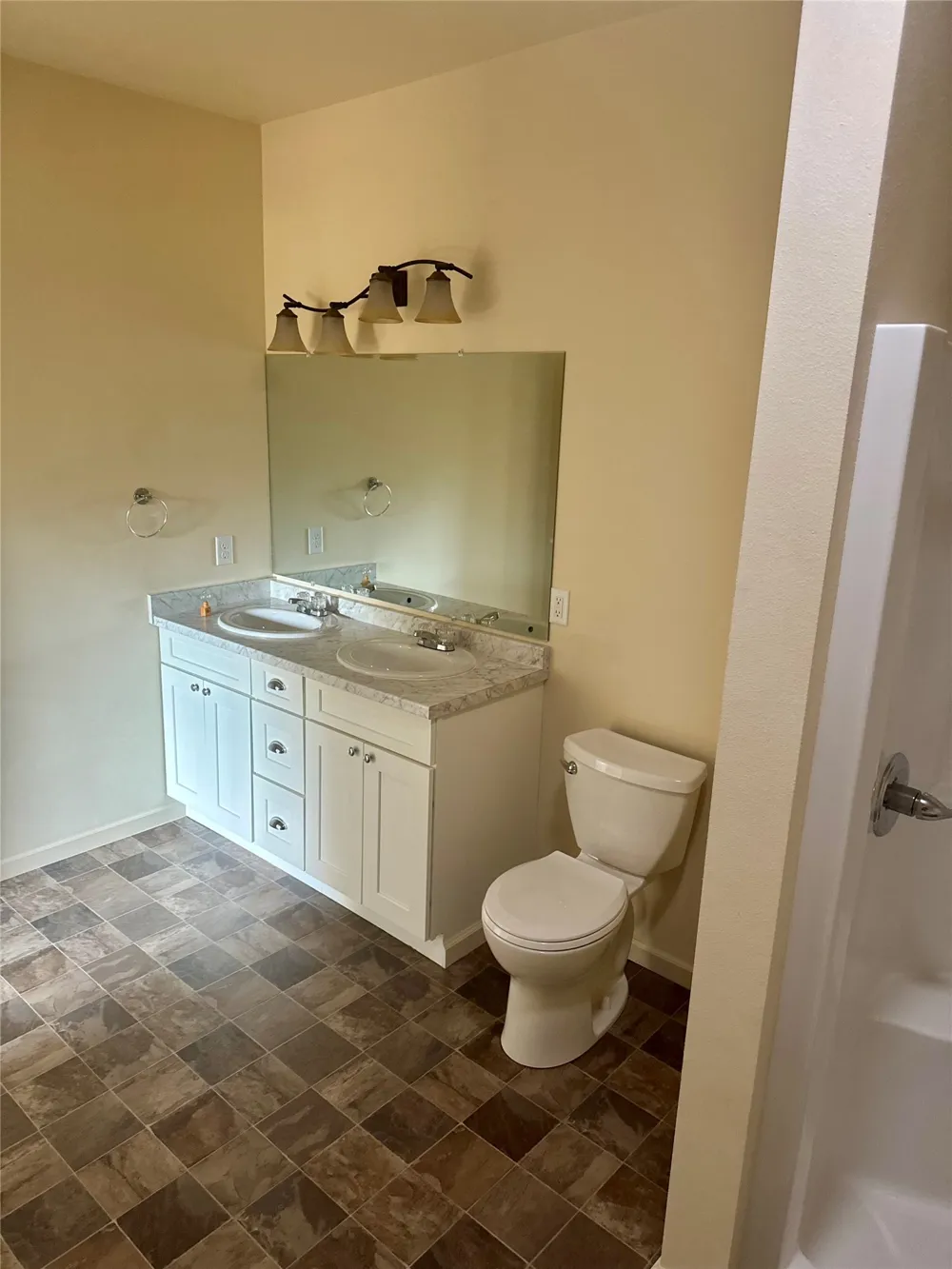 177 Sleepy Hollow Trail Eufaula, OK 74432