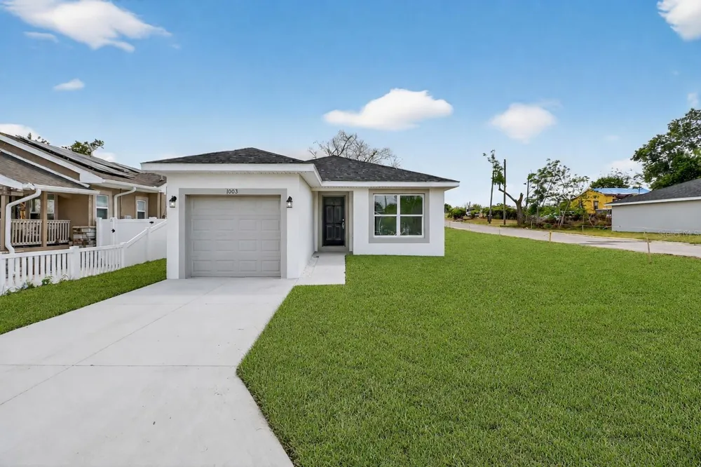 1003 AVENUE A Haines City, FL 33844